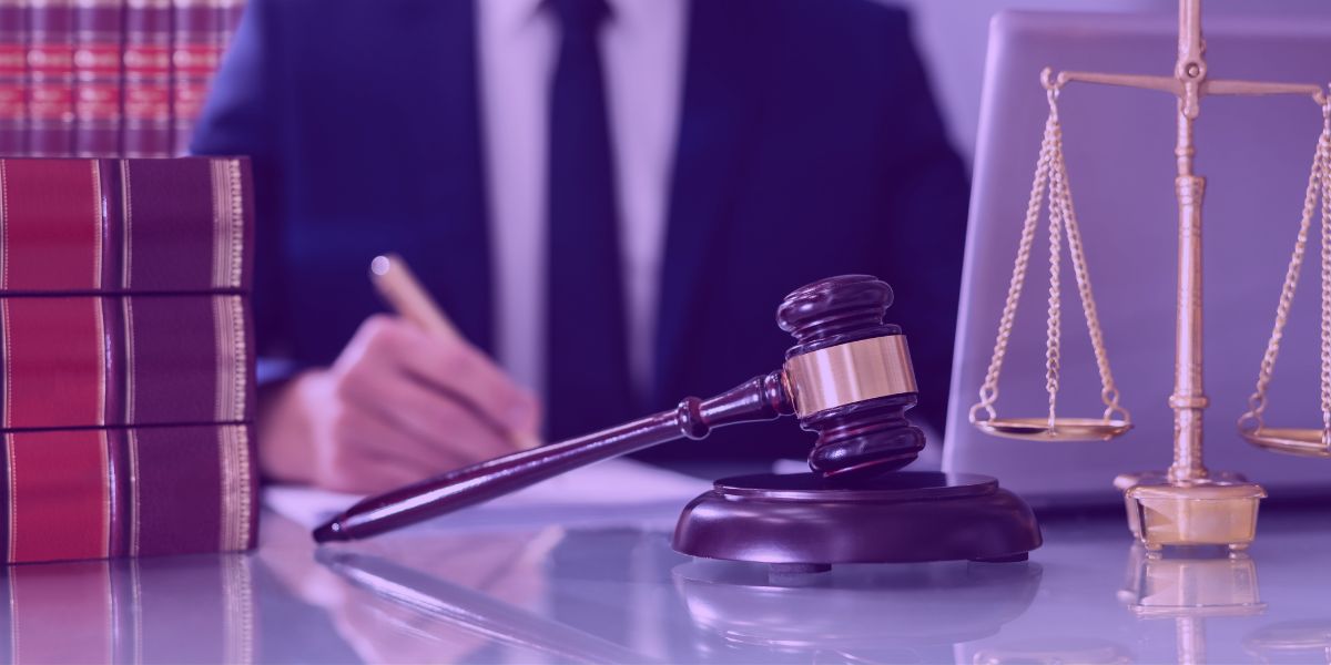 Advogado analisando Inicial feita pela IA