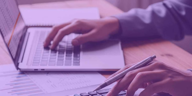 Advogado acessando o portal de custas do TJSP