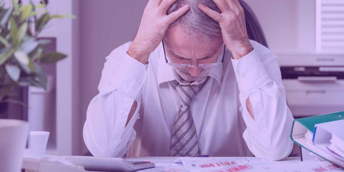 falência corporativa 1 cliente preocupado com falência corporativa