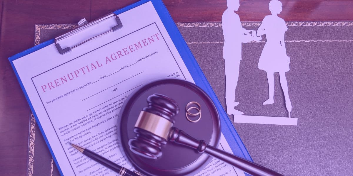 pacto antenupcial A imagem representa o contexto jurídico de um pacto antenupcial, destacando sua importância na definição de regimes de bens e na organização patrimonial do casal, com suporte legal e documentação formalizada.